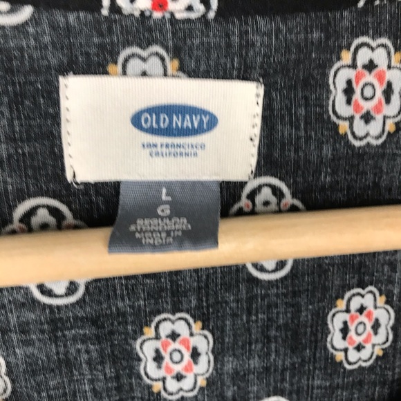 OLD NAVY vneck pleated dress with 3/4 sleeves - Picture 4 of 8